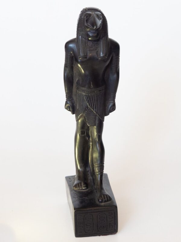 Talla de madera Dios egipcio Thot, excepcional acabado representando al dios egipcio Thot. Origen: El Cairo, Egipto. Tamaño: 15cm aprox.